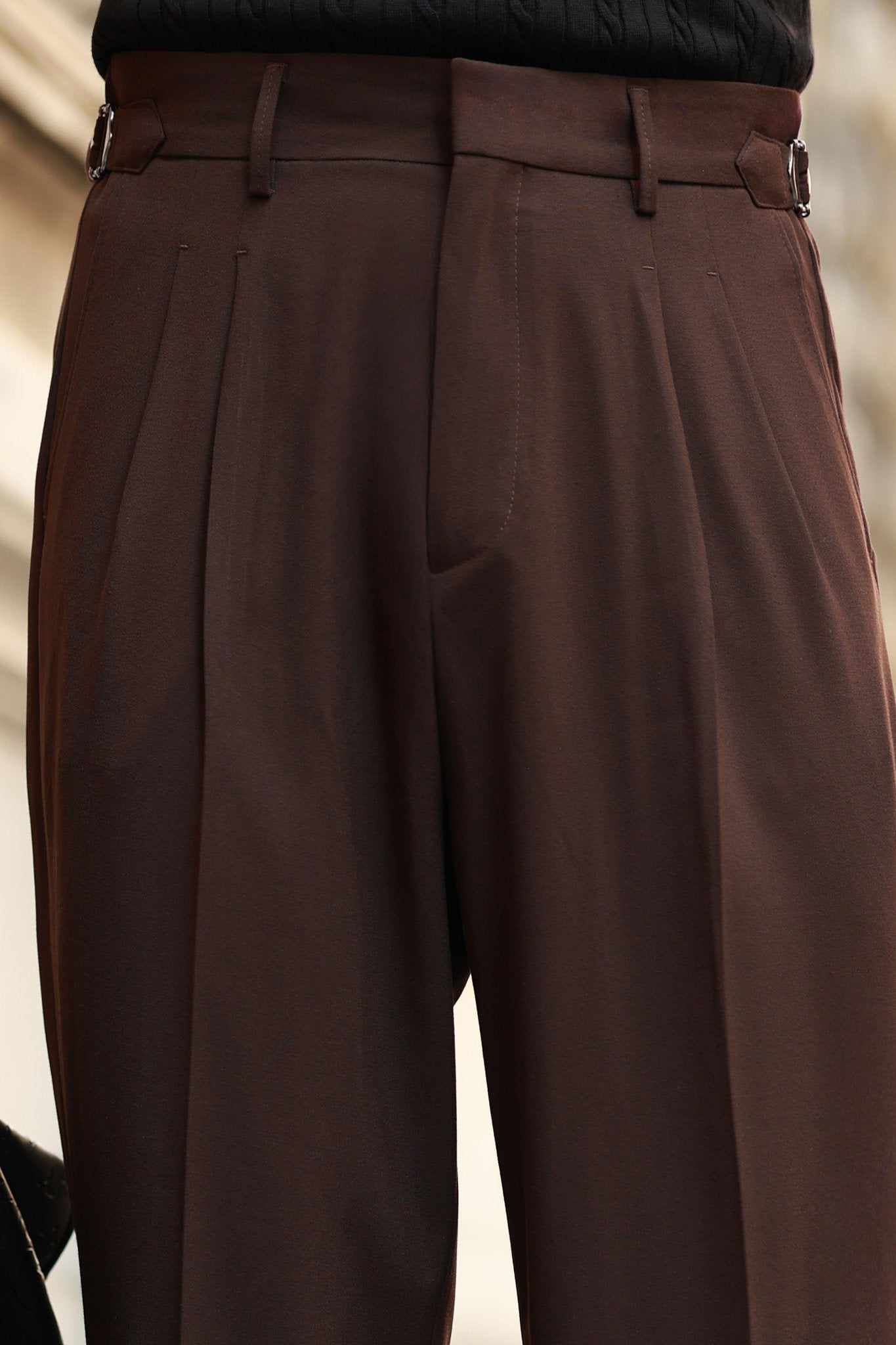 Erstklassig Hose in Braun – mit Doppelbundfalte, hohe Taille, mit seitlichem Hakenverschluss