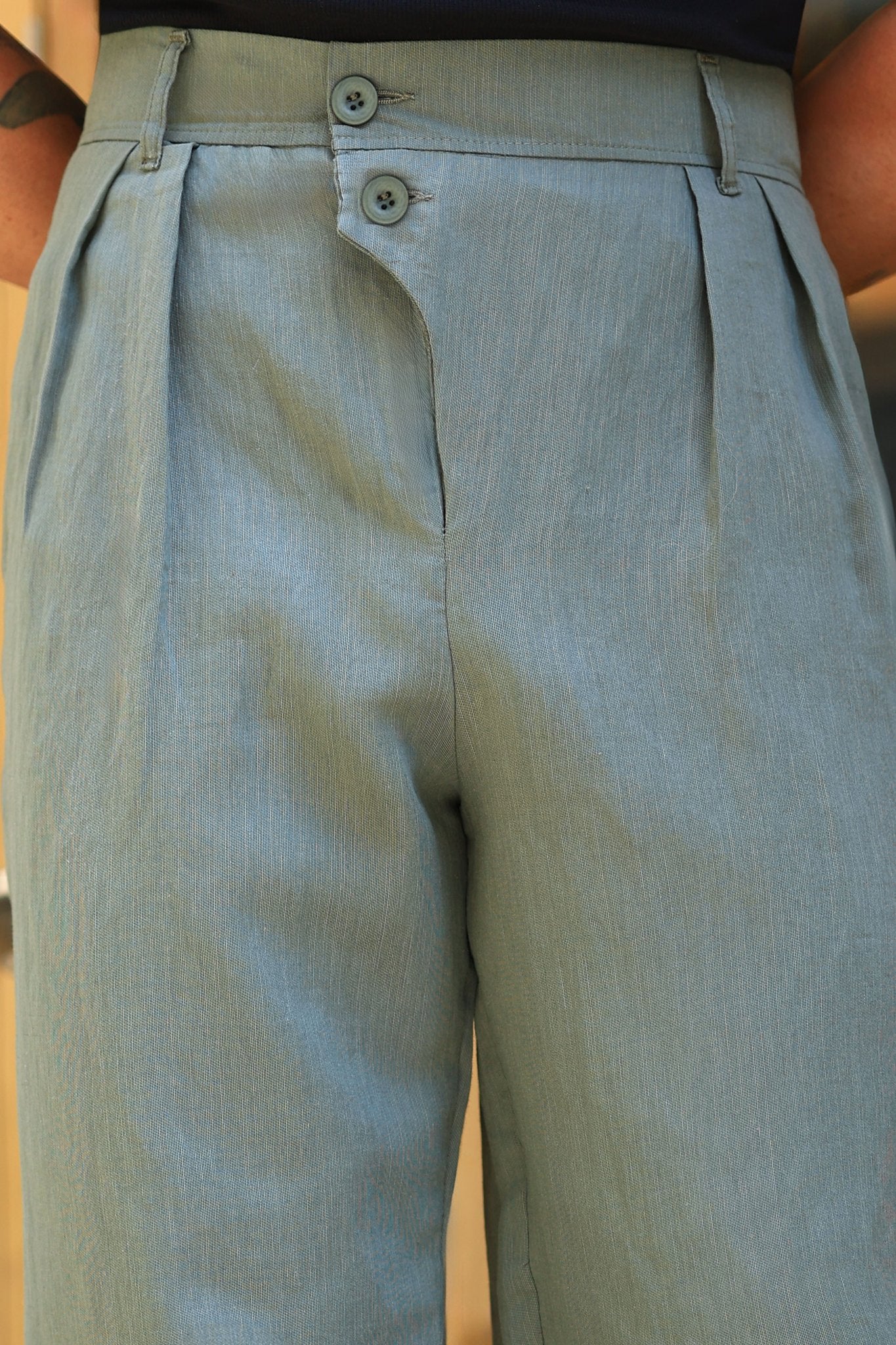 Premium Qualität Hose in Grün – 70% Baumwolle / 30% Leinen, italienischer Stil