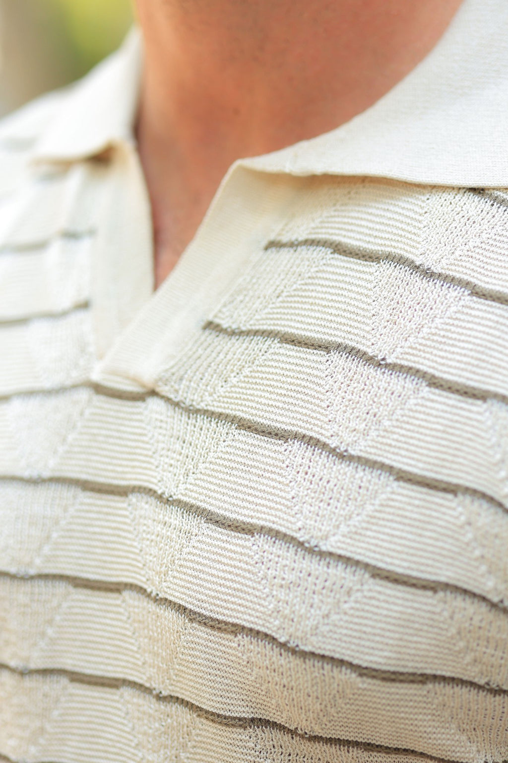 Strickpullover in Beige – 70% Baumwolle / 30% Viskose, italienischer Kragen, mit Streifendetail, Regular Fit