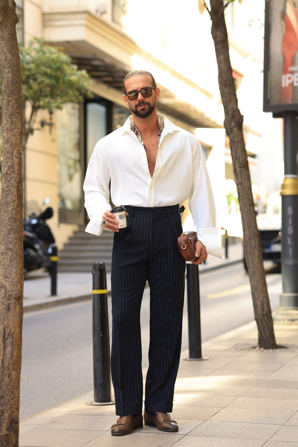 Erstklassig Hose in Marineblau – mit Doppelbundfalte, mit seitlichem Hakenverschluss und Streifendetail, hohe Taille