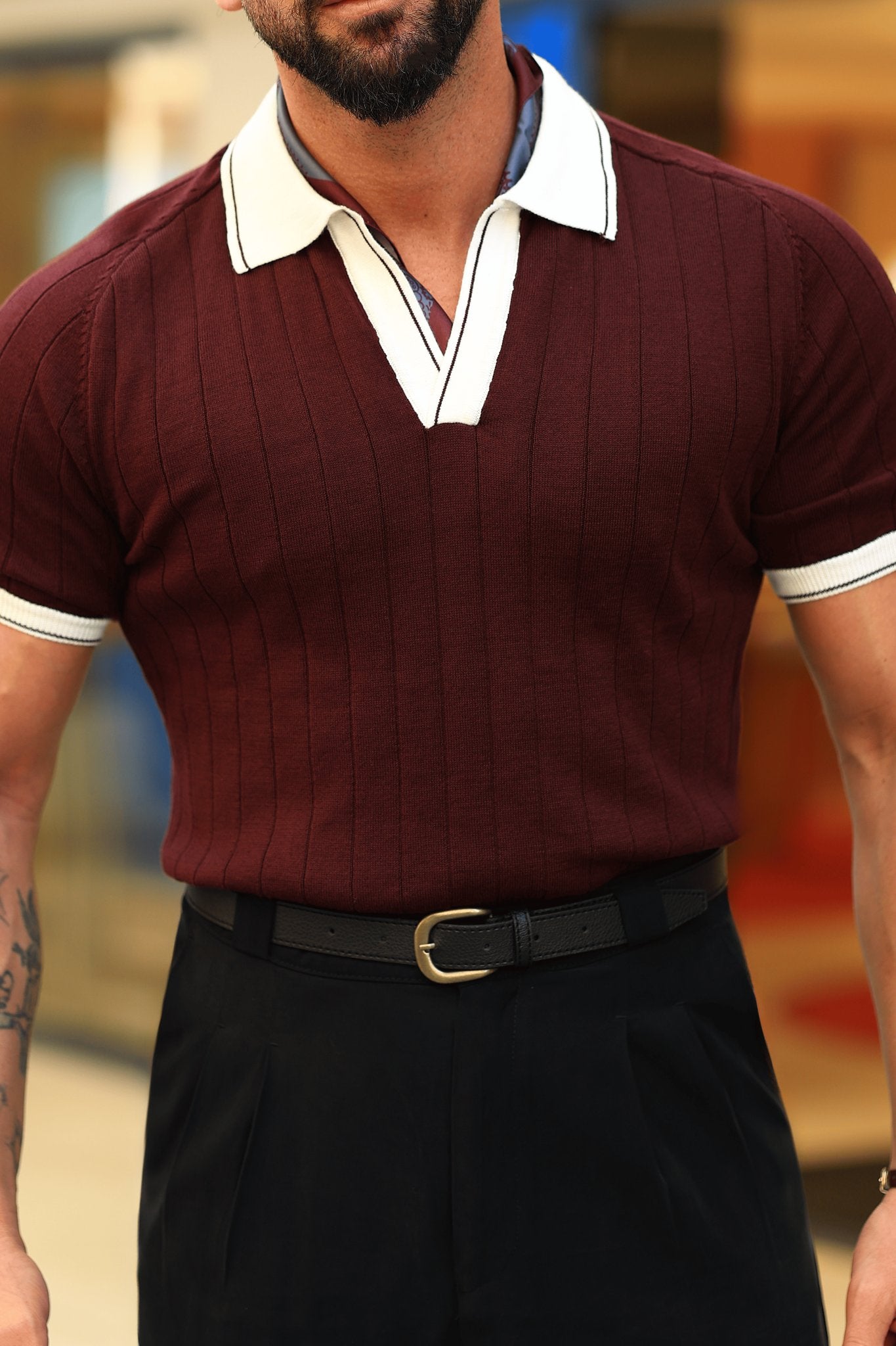 Premium Qualität Strickpullover in Bordeaux – 100% Baumwolle, mit vertikalem Kontraststreifen