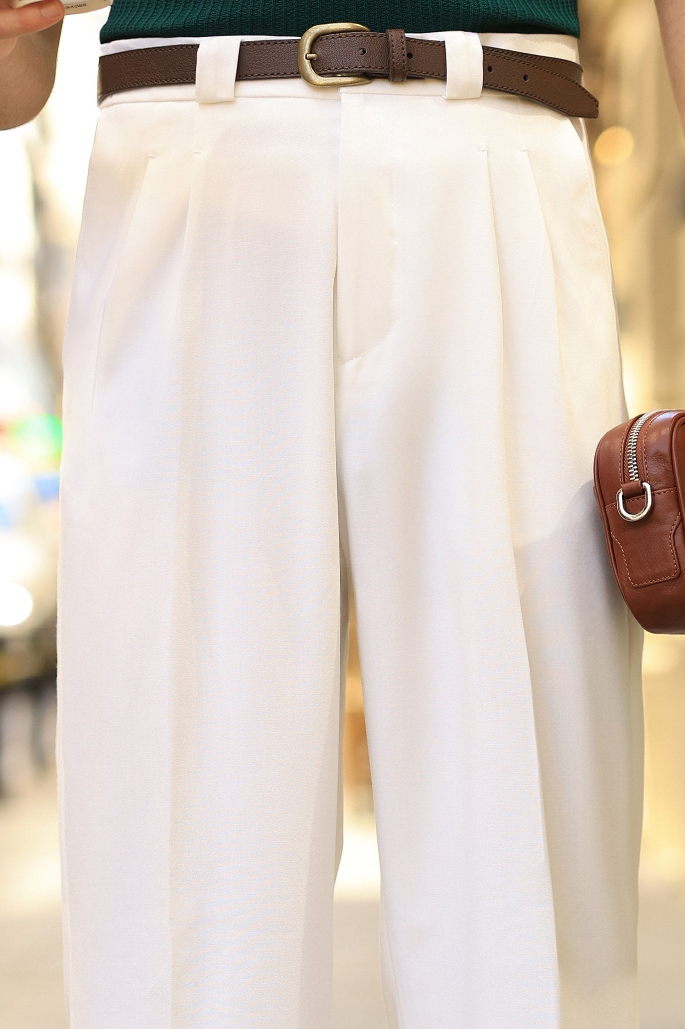 Premium Qualität Hose in Ecru – mit Doppelbundfalte, hohe Taille, mit breiten Gürtelschlaufen, Baggy Fit