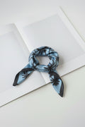 Schal in Hellblau