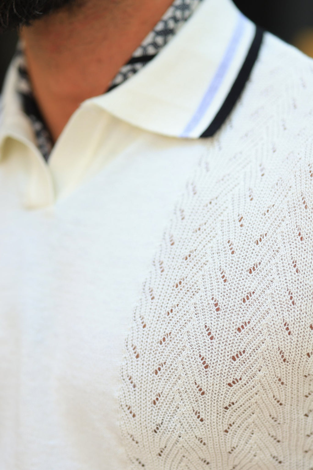 Mokeren Strickpullover in Ecru – 100% Baumwolle, italienischer Kragen, Regular Fit
