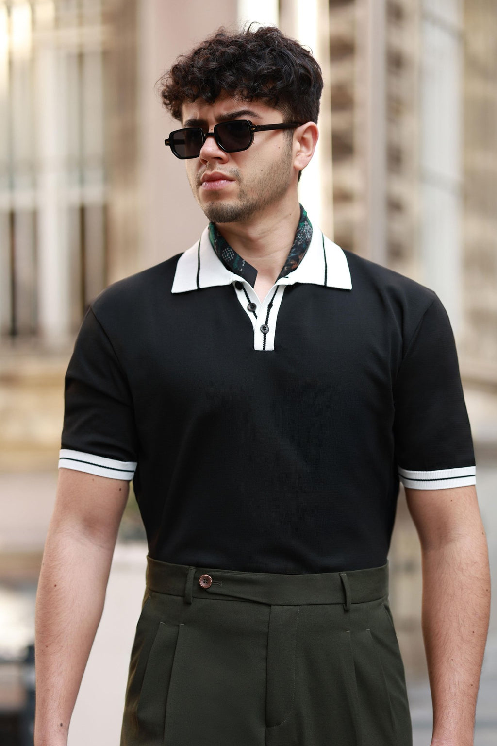 Premium Qualität Strickpullover in Schwarz – mit Kragendetail, Regular Fit