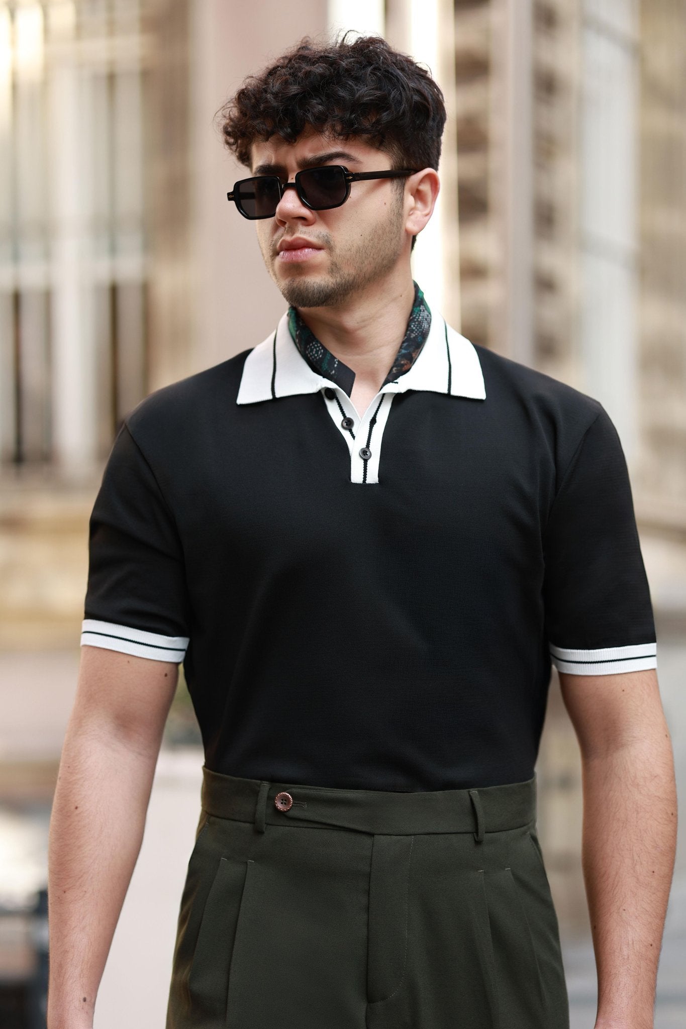 Premium Qualität Strickpullover in Schwarz – mit Kragendetail, Regular Fit