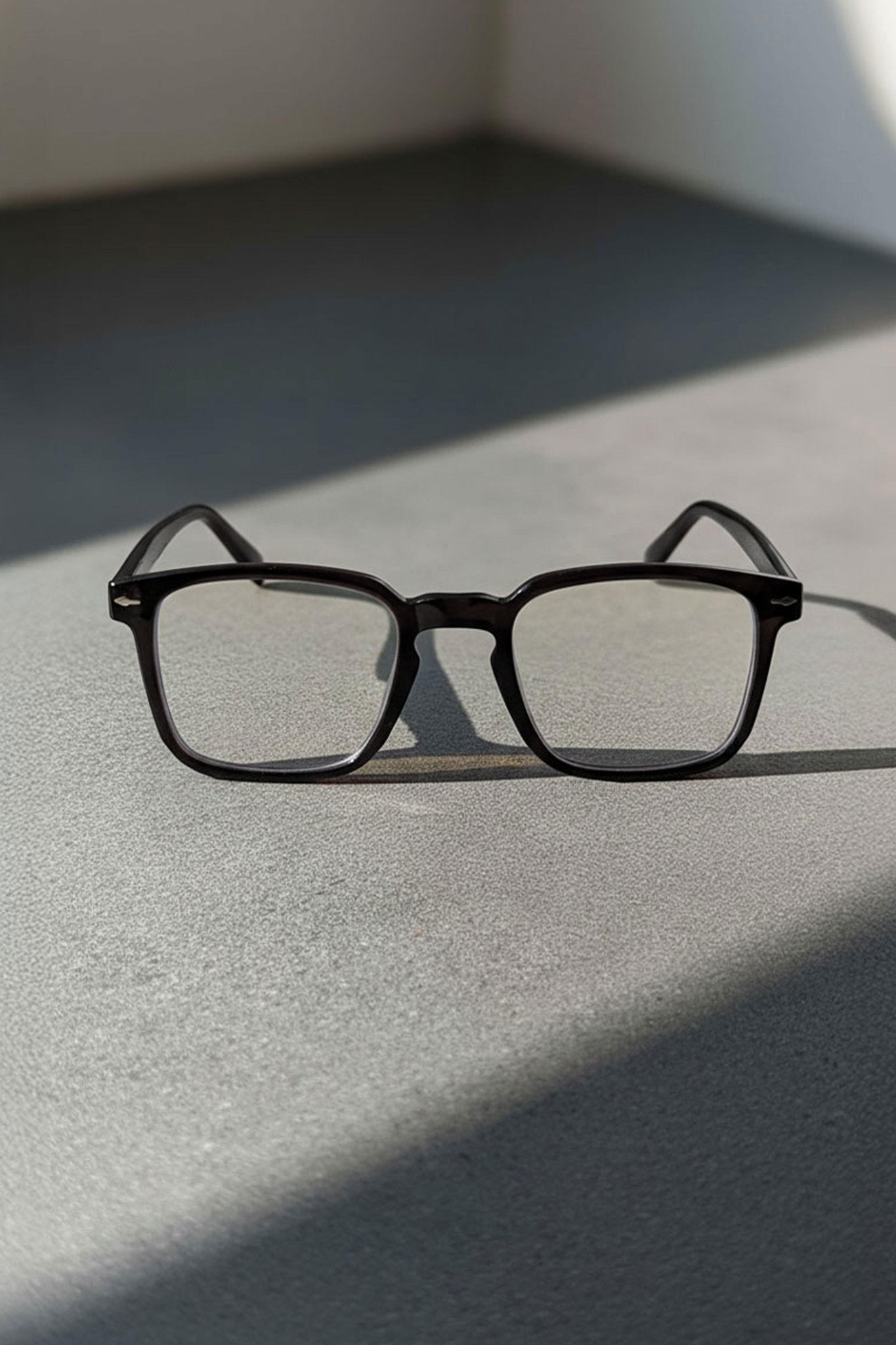Bellagio Sonnenbrille in Schwarz – mit transparentem Glas