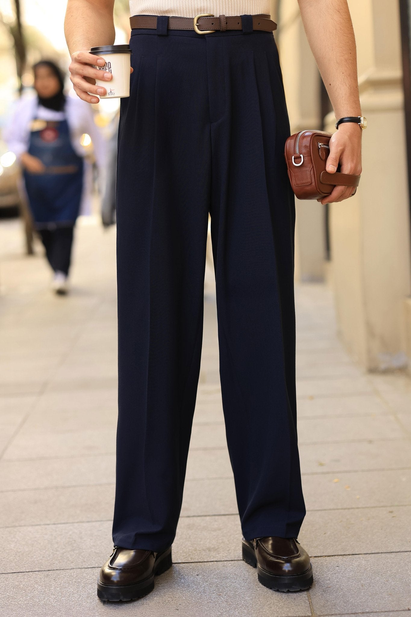 Premium Qualität Hose in Marineblau – mit Doppelbundfalte, hohe Taille, mit breiten Gürtelschlaufen, Baggy Fit