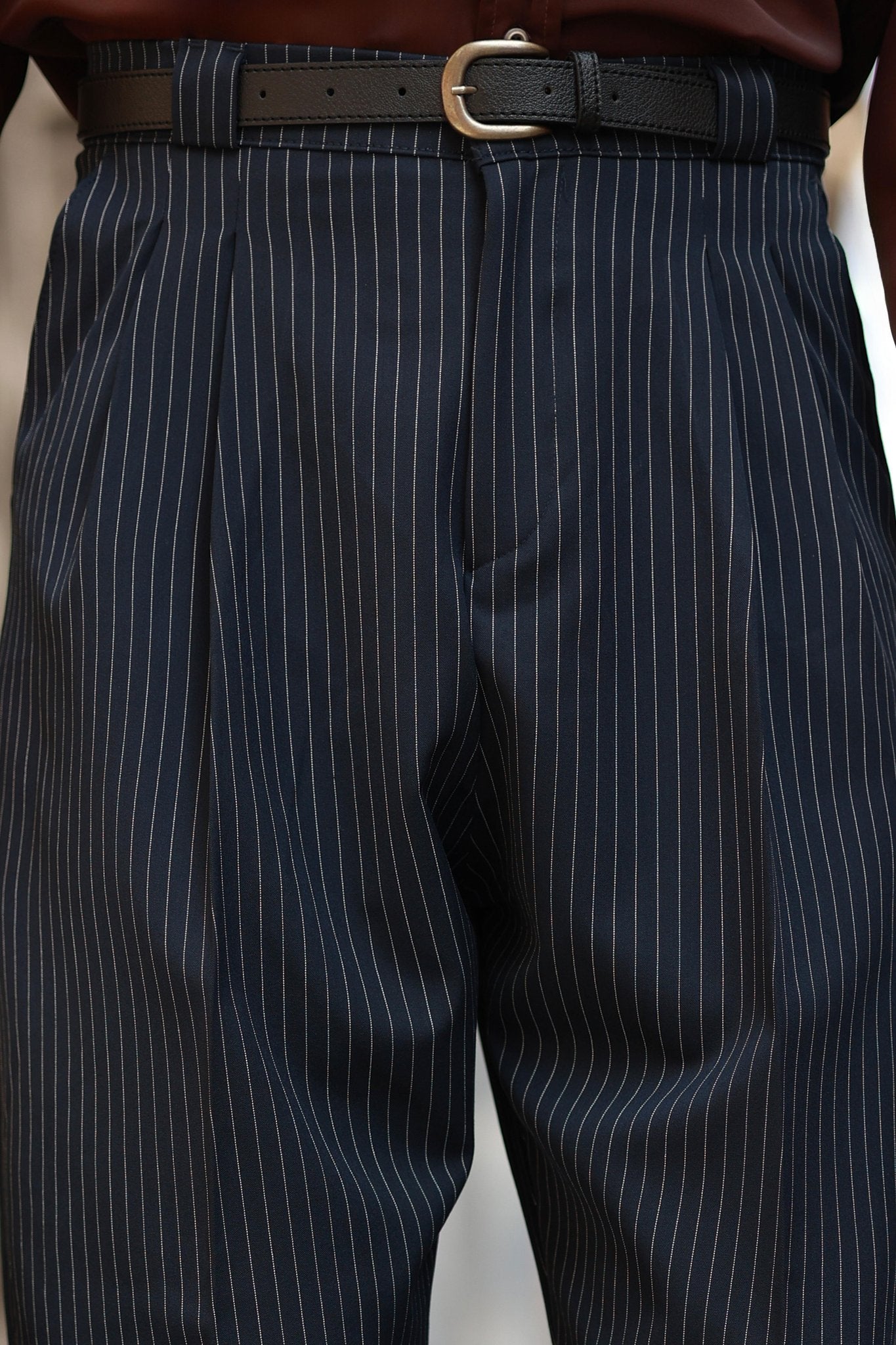 Premium Qualität Hose in Marineblau – mit Streifendetail, mit Doppelbundfalte, Boyfriend, hohe Taille