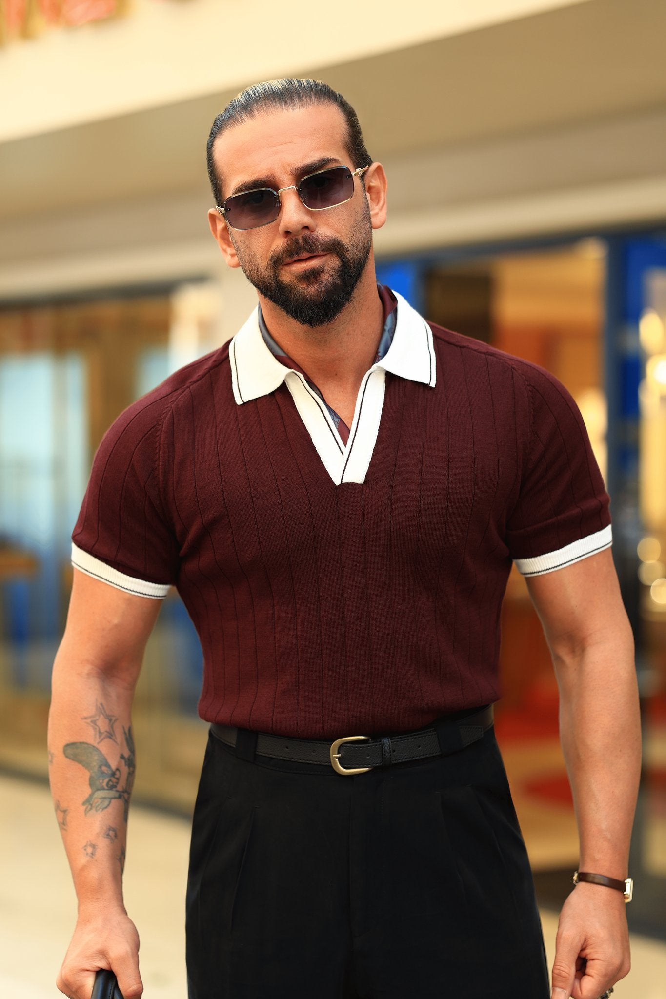 Premium Qualität Strickpullover in Bordeaux – 100% Baumwolle, mit vertikalem Kontraststreifen
