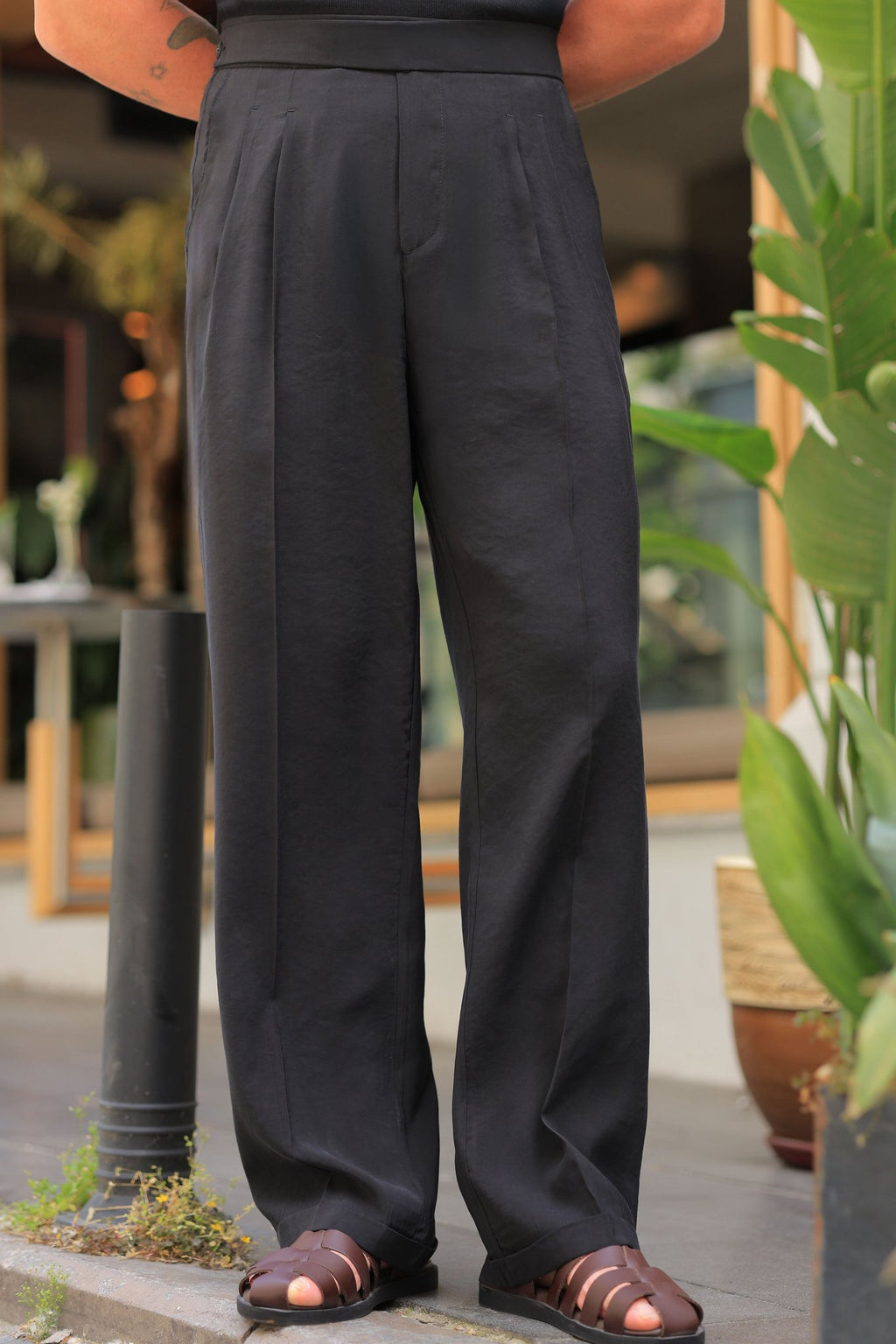 AURÉ Essential Baggy Trouser