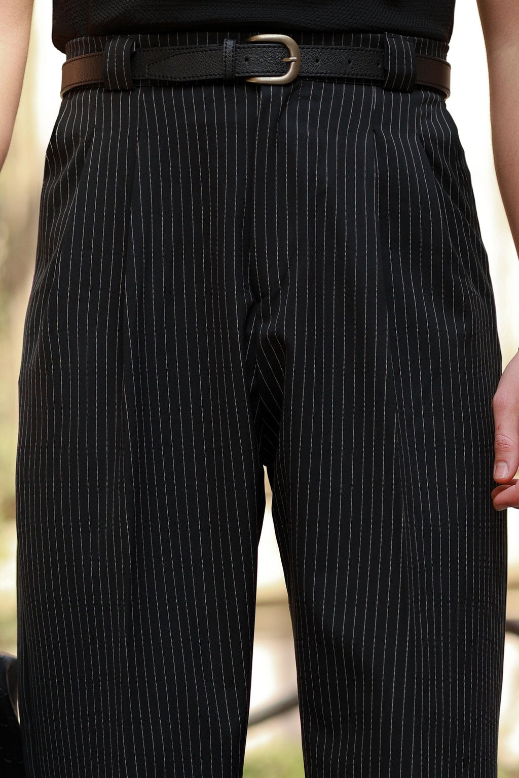 Premium Qualität Hose in Schwarz – mit Streifendetail, mit Doppelbundfalte, Boyfriend, hohe Taille