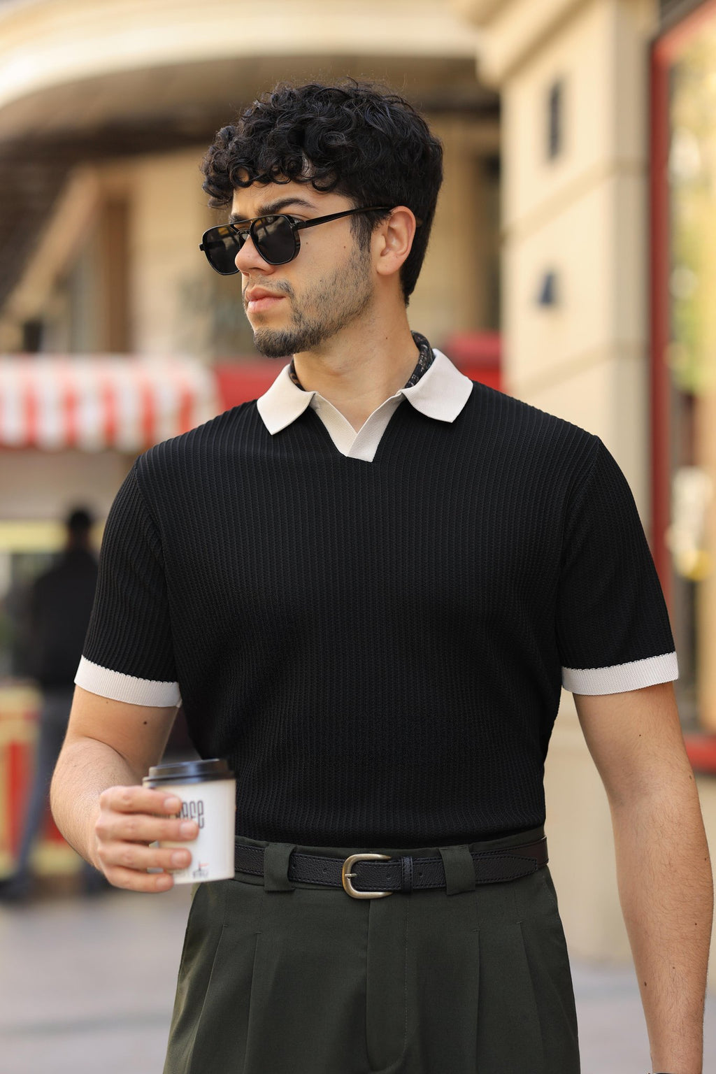 Erstklassig Strickpullover in Schwarz – 70% Baumwolle / 30% Viskose, italienischer Kragen, Casual, gewebt