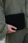 Handtasche in Schwarz – schlicht gewebt